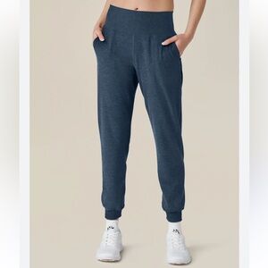 Beyond Yoga Spacedye Midi Jogger in Nocturnal Navy